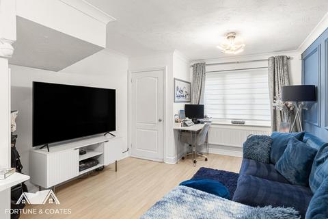 2 bedroom end of terrace house for sale, Margherita Road, Waltham Abbey
