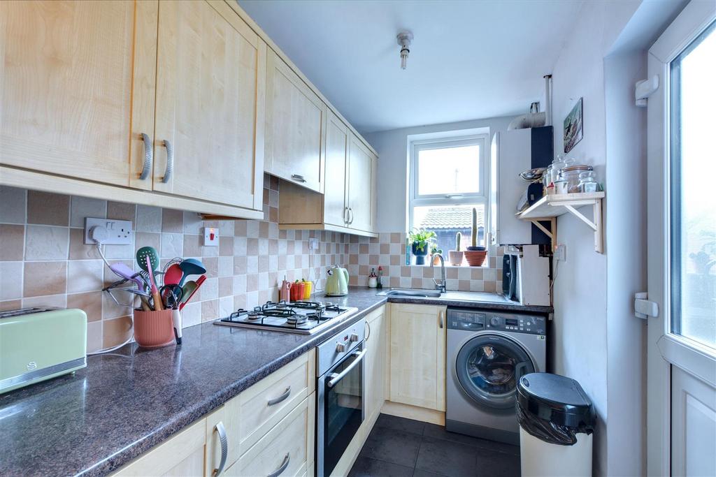 Kitchen 1.jpeg