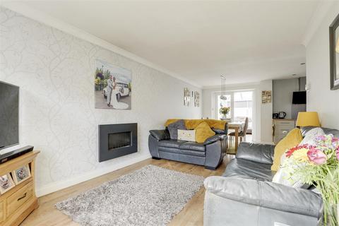 undefined, Gillercomb Close, Nottingham NG2