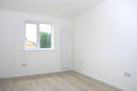 1 bedroom flat for sale, Cherry Blossom Close, London, N13