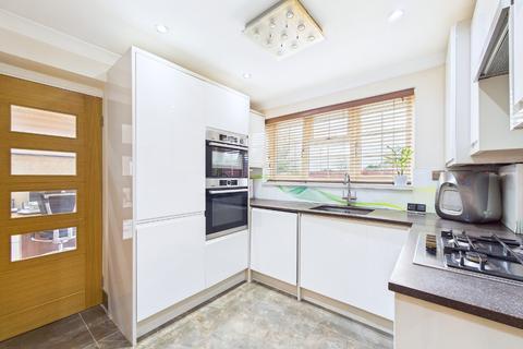 4 bedroom detached house for sale, St. Pauls Close, Aveley, Essex, RM15