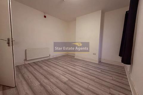 6 bedroom house to rent, London UB8