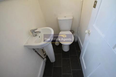 6 bedroom house to rent, London UB8