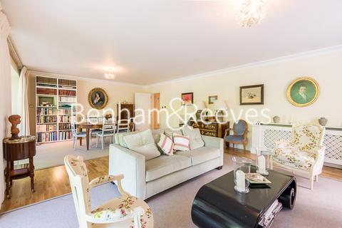 4 bedroom apartment to rent, Hyde Park Gate, Hyde Park SW7