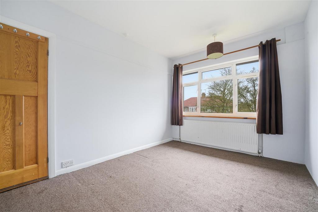 80 Cavendish Bed 2.jpg