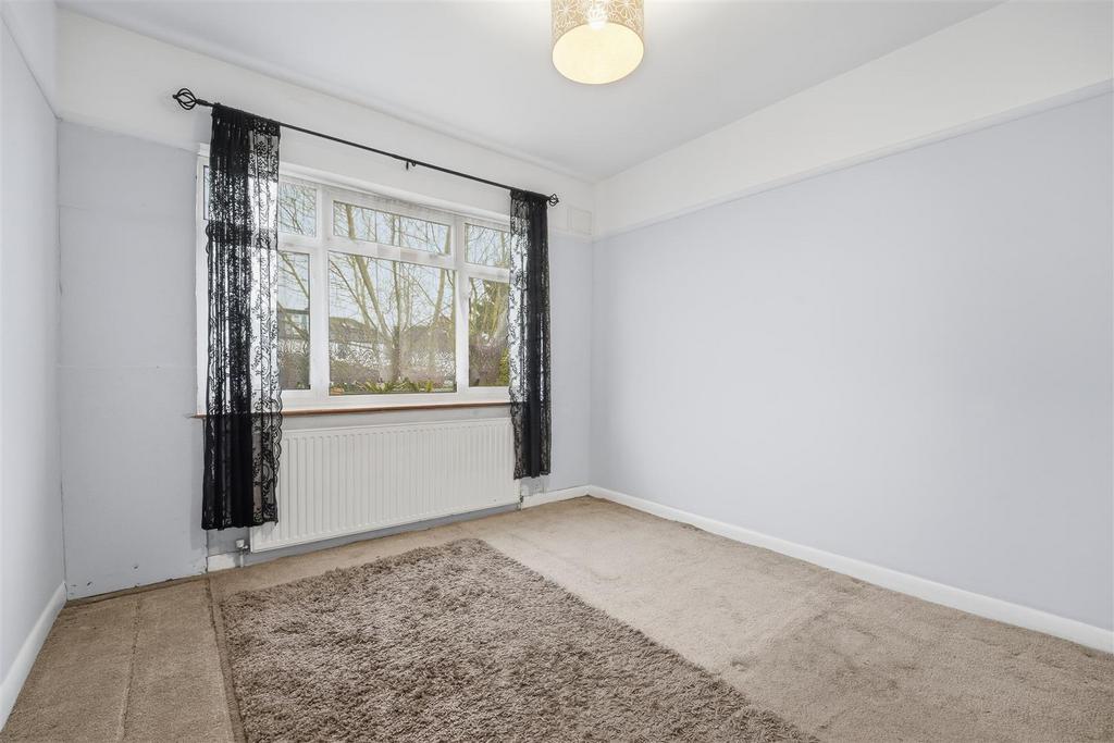 80 Cavendish Bed 1.jpg