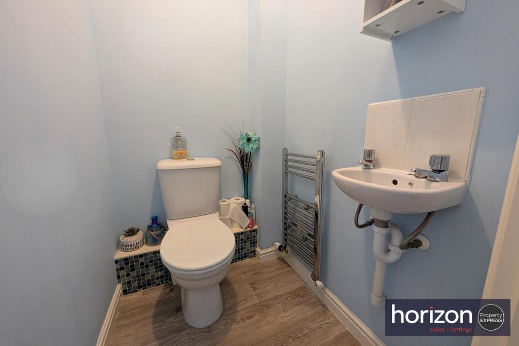 Cloakroom/Wc