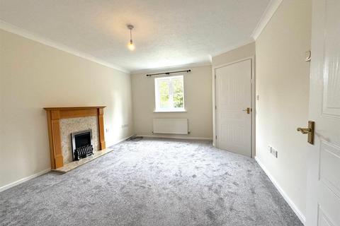 3 bedroom semi-detached house to rent, Maylam Gardens Sittingbourne Kent