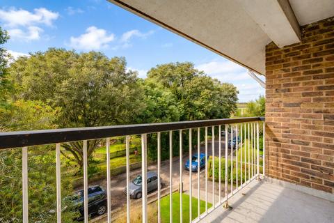 2 bedroom flat for sale, The Manor, Manor Road, Worthing, BN11