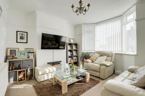 undefined, First Avenue, Nottingham NG4