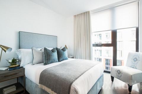 3 bedroom apartment to rent, Charles Clowes Walk, Nine Elms, SW11 7AG