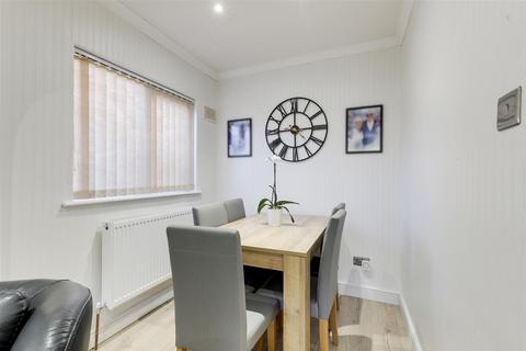 2 bedroom detached bungalow for sale, St. Albans Road, Nottingham NG5