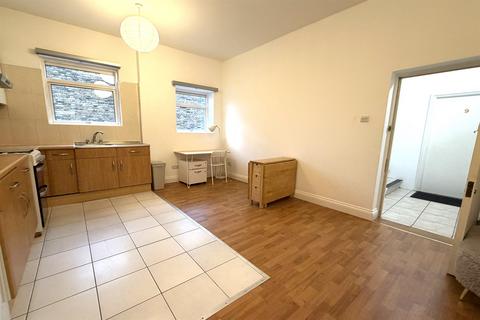 1 bedroom apartment to rent, 8-5, Stoke Newington Road, Stoke Newington Road, N16