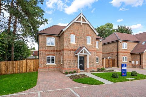 undefined, Shelvers Way, Tadworth