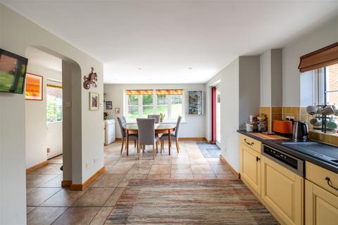 5 bedroom detached house for sale, Reed Drive, Redhill