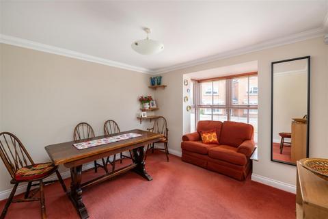 5 bedroom detached house for sale, Reed Drive, Redhill