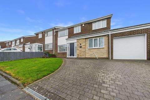 4 bedroom semi-detached house for sale - Carrsyde Close, Whickham, NE16