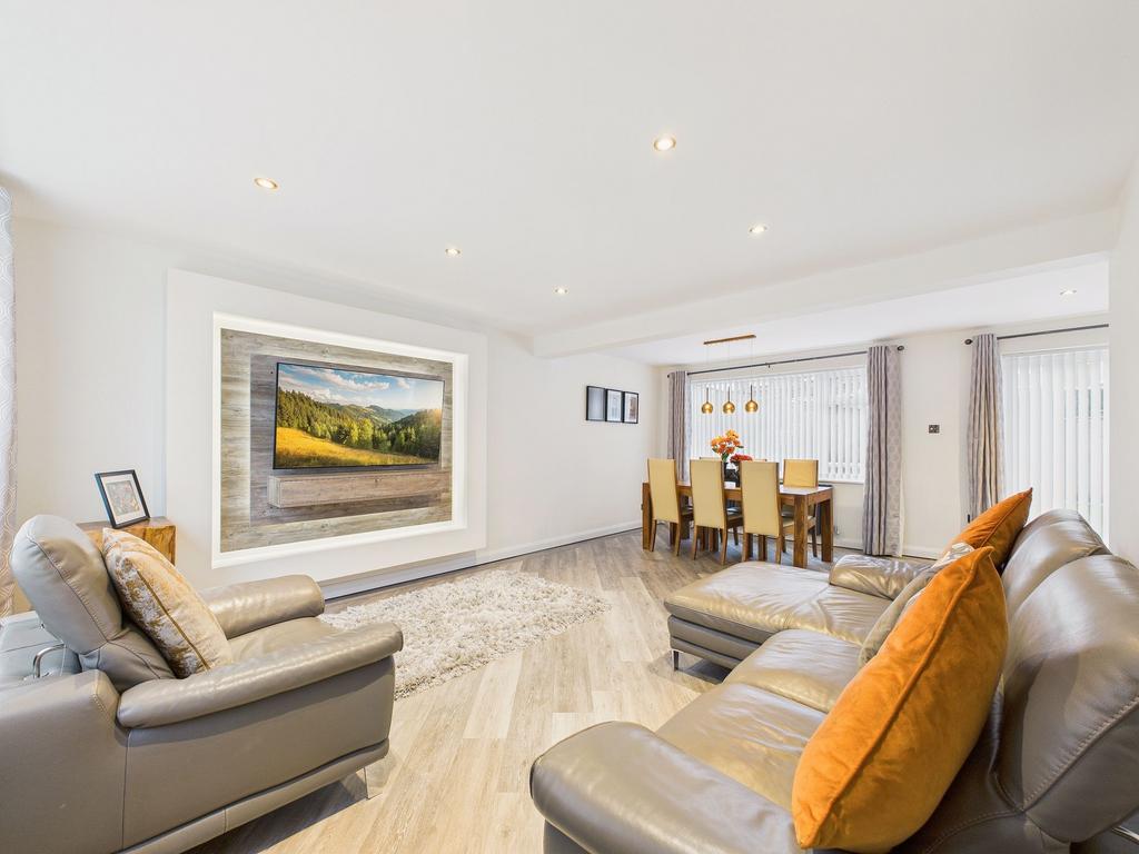 Lounge/Dining Room