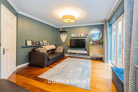 4 bedroom detached house for sale, Harrow Close, Hornchurch, RM11