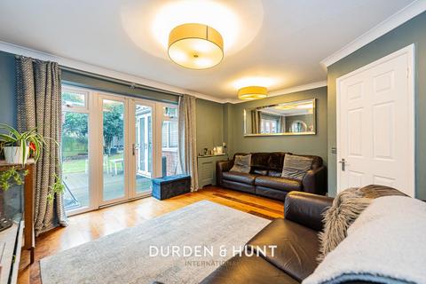 4 bedroom detached house for sale, Harrow Close, Hornchurch, RM11