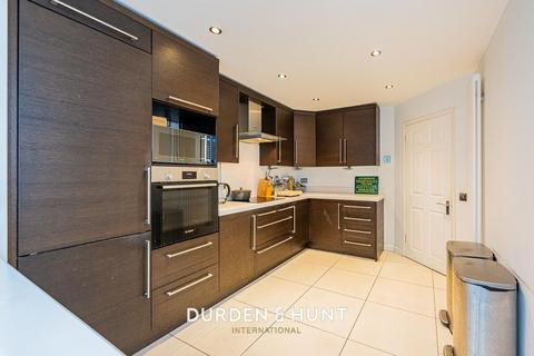 4 bedroom detached house for sale, Harrow Close, Hornchurch, RM11