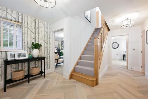 4 bedroom detached house for sale, Shelvers Way, Tadworth