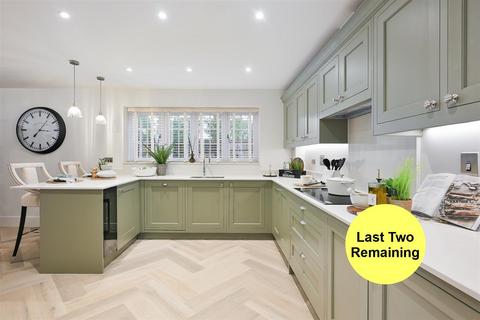 undefined, Shelvers Way, Tadworth