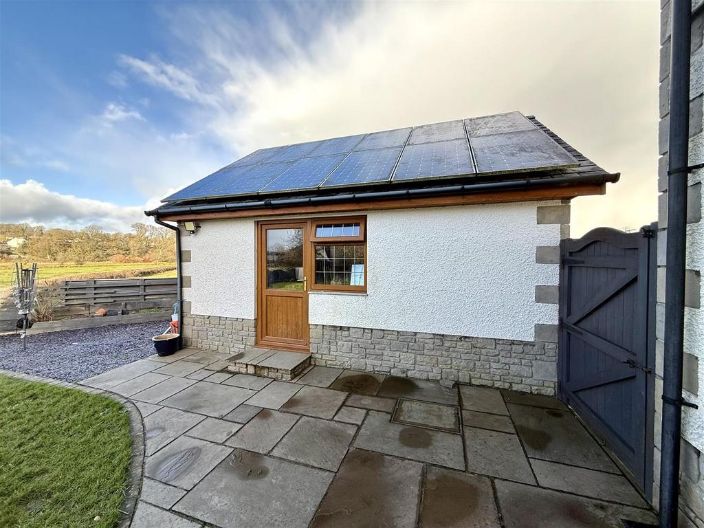 Detached Garage