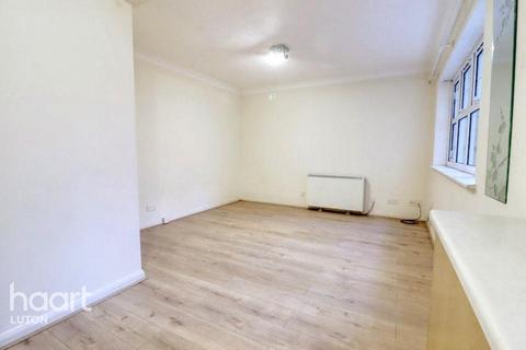 1 bedroom flat for sale, Earls Meade, Luton