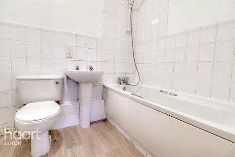 Earls Meade, Luton