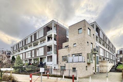 3 bedroom flat to rent, Kiln Place, London