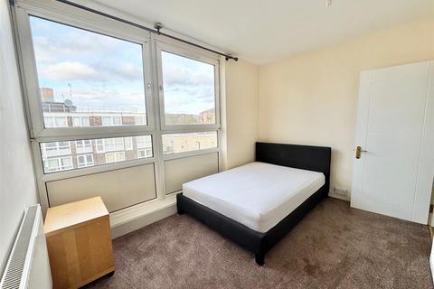 3 bedroom flat to rent, Kiln Place, London