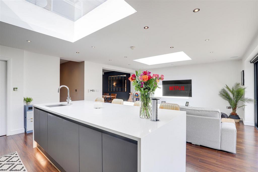 Kitchen &amp; Living Space