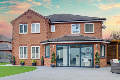 5 bedroom detached house for sale, Paige Gardens, Nottingham NG10