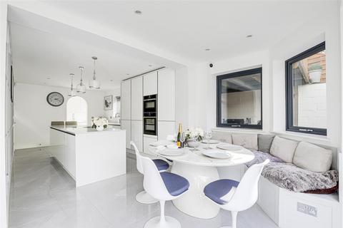 5 bedroom detached house for sale, Paige Gardens, Nottingham NG10