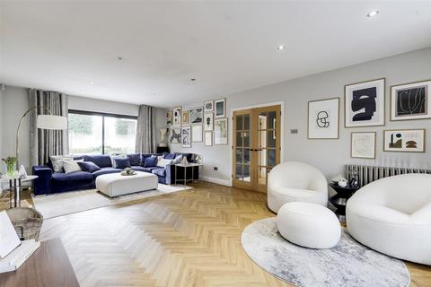 undefined, Main Street, Nottingham NG14