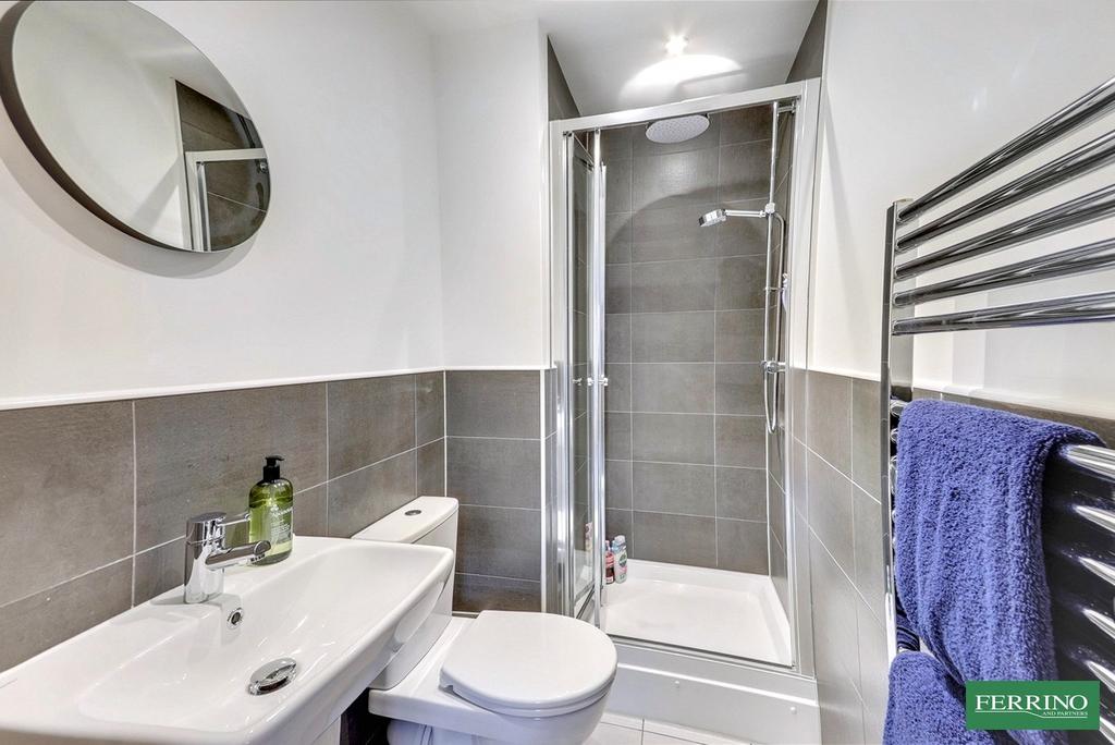 Bedroom 2 En-suite
