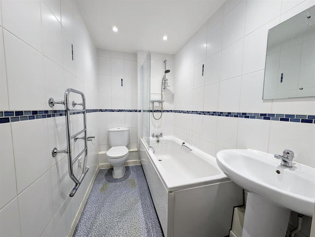 Bathroom.jpg