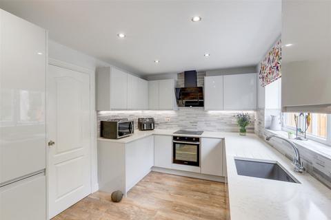 undefined, Union Close, Nottingham NG15