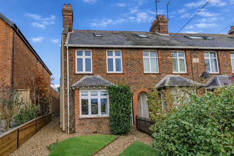 4 bedroom end of terrace house for sale, Hurst Green Road, Oxted RH8