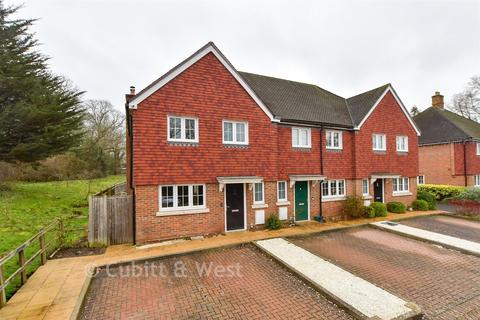 3 bedroom end of terrace house for sale, Compton Place, Horsham RH13