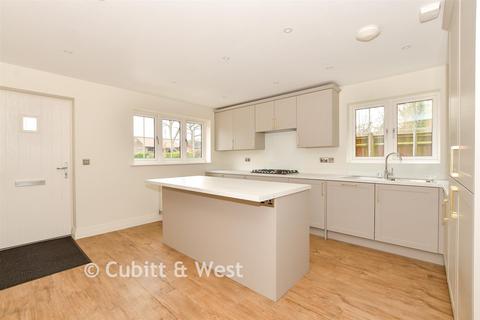 undefined, Compton Place, Horsham RH13