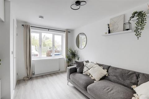 2 bedroom end of terrace house for sale, Herons Court, Nottingham NG2
