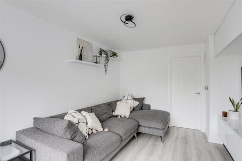 2 bedroom end of terrace house for sale, Herons Court, Nottingham NG2