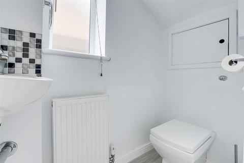 2 bedroom end of terrace house for sale, Herons Court, Nottingham NG2