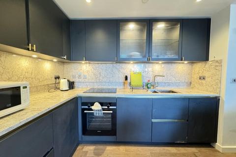 2 bedroom flat to rent, 1 Segrave Walk