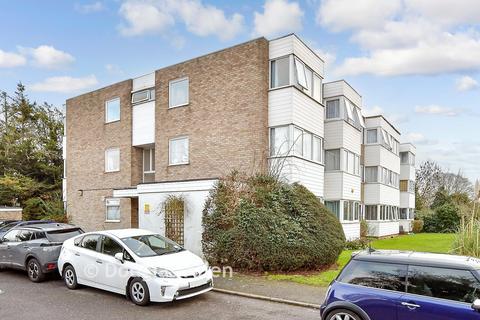 2 bedroom ground floor flat for sale, Winston Close, Romford RM7