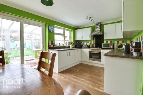 Sunnyside Avenue, Minster