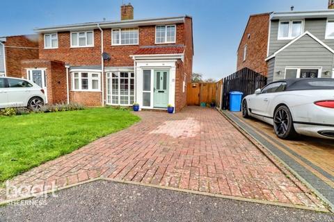 3 bedroom semi-detached house for sale, Sunnyside Avenue, Minster