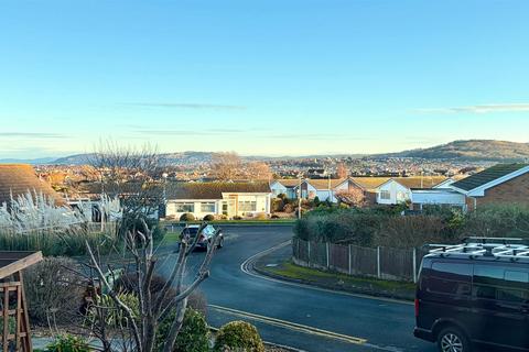 3 bedroom detached bungalow for sale, Penrhyn Close, Penrhyn Bay, Llandudno